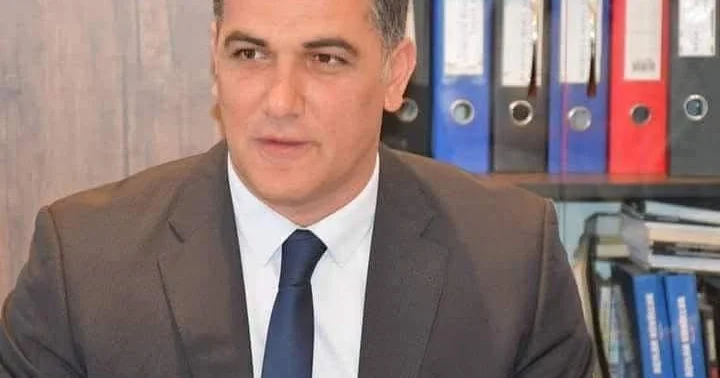Bəzi siyasətşünaslar isə böhtançı xidmətlərindən əl çəkə bilmirlər