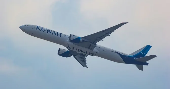 Raket və PUA hücumları Küveyt hava limanında uçuşlar dayandırıldı