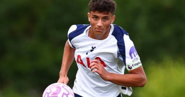 Tottenhem lə müqaviləsi başa çatan müdafiəçi Arsenal da