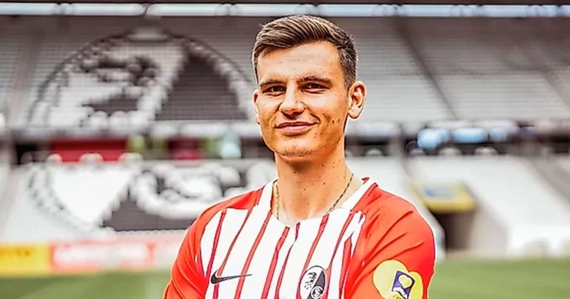“Frayburq” yarımmüdafiəçi Yannik Engelhardtın kluba qayıtdığını açıqlayıb