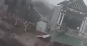 Проливные дожди вызвали смертельные наводнения во Вьетнаме ВИДЕО