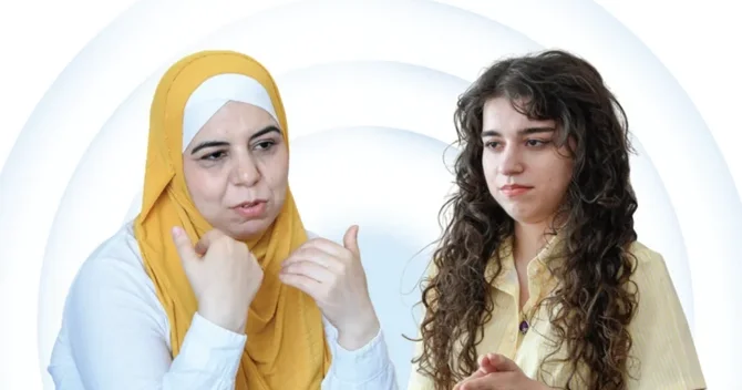 Ana qızı ilə eyni ildə ali məktəbi bitirdi: 20 il sonra gerçəkləşən arzu