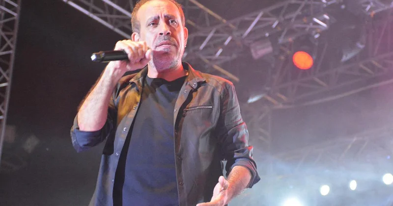 Köməkçisi ilə olan mərc yazışmaları üzə çıxdı Fotolar