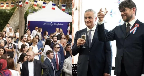 İrəvanda rüsvayçılıq: Qonaqlar rəsmi tədbirdə zəhərləndi