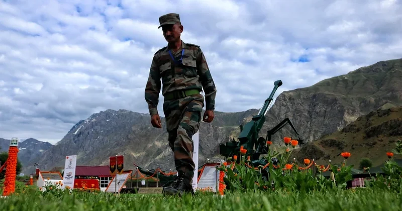 Hindistan Pakistan sərhədində güclü atışma baş verib