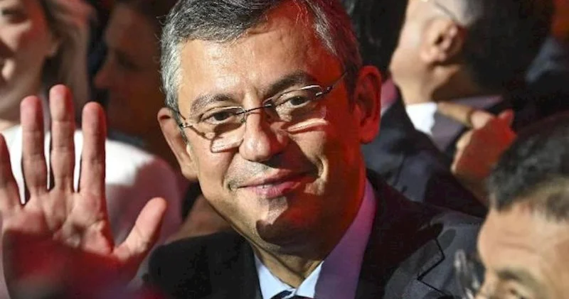 Özgür Özəlin bu tarixdə CHP dən istefa verəcəyi iddia olunur