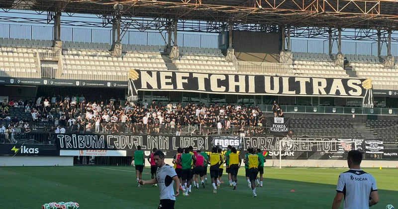 “Neftçi” açıq məşq keçirdi, azarkeşlər coşdu