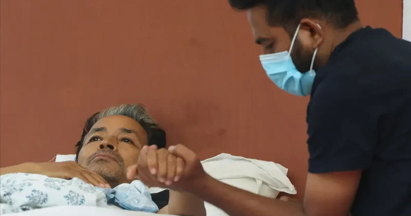Hindistanda 20 günlük aclıq aksiyası xəstəxanada başa çatdı