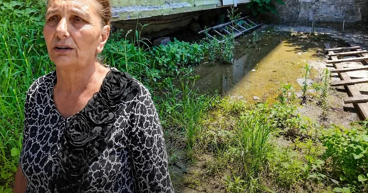 Затопленный двор и канализационная вода: жители Баку бьют тревогу