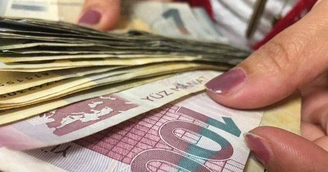 Azərbaycanda bu işçilərin maaşları artıb