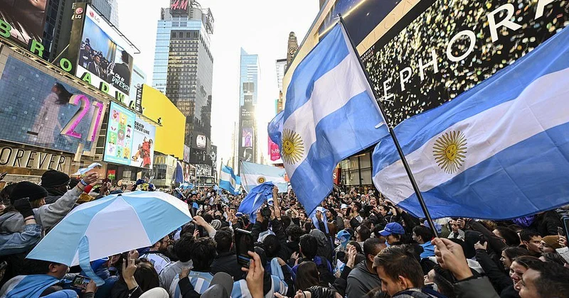 On minlərlə Argentina azarkeşi Nyu Yorka gəldi