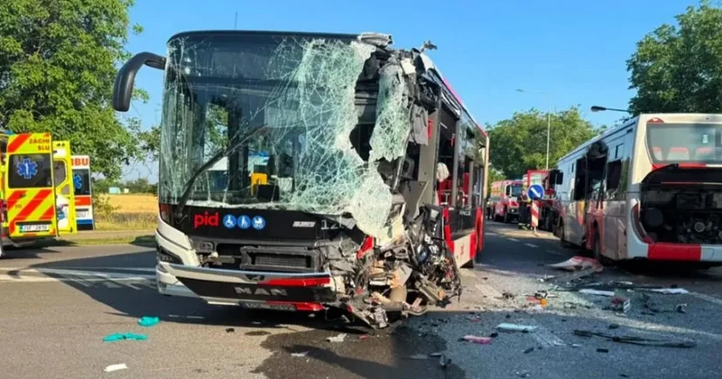 Лобовое столкновение автобусов в Чехии: пострадали около 50 человек