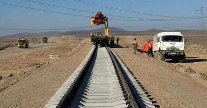 Qazaxıstan Çin və Özbəkistanla dəmir yolu dəhlizlərini genişləndirir