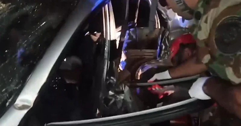 Xaçmazda sürücü qəzaya uğrayan avtomobildə sıxılı qaldı KONKRET