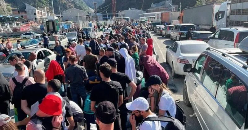“Paytaxta axınının başlıca səbəbi pul qazanmaq imkanlarının Bakıda olmasıdır