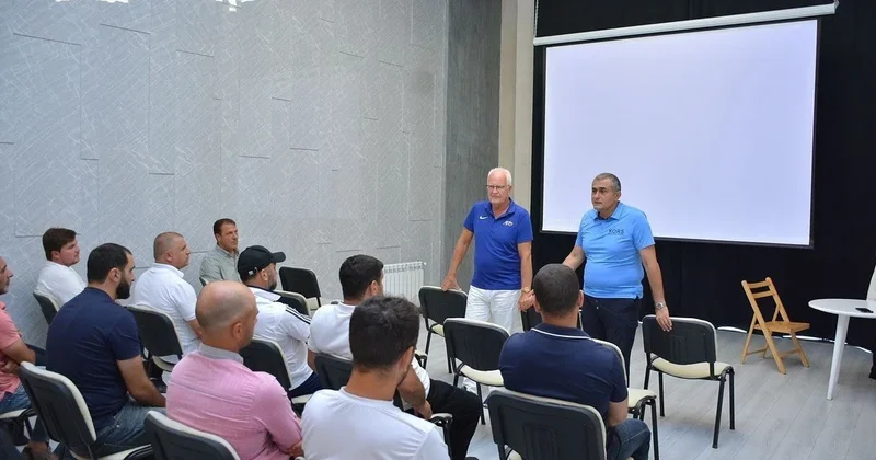 Almaniyalı mütəxəssis Şamaxı nın akademiyasında