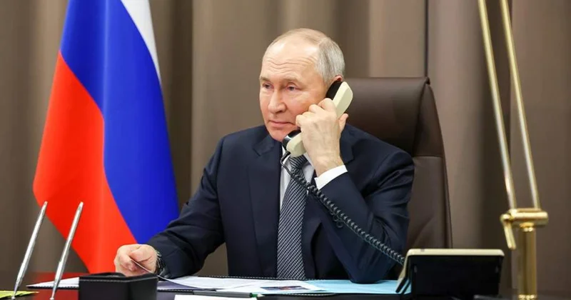 KİV: Putin Trampla söhbətində Zelenski ilə görüşməyə hazır olduğunu bildirib