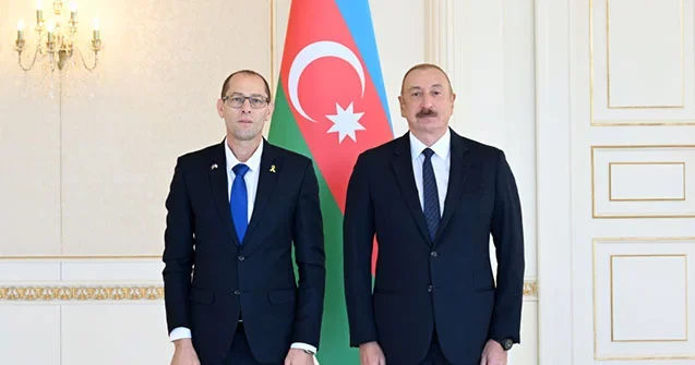 Prezident yeni səfiri qəbul etdi