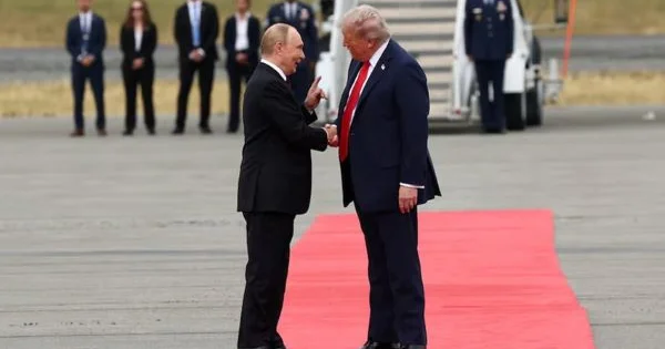 DÜNYANIN GÖZÜ ALYASKADA: Putinlə Tramp 6 il sonra belə görüşdü, otaqda isə pərtlik yarandı 3 saata yaxın çəkən görüş bitdi + VİDEO, FOTOLAR