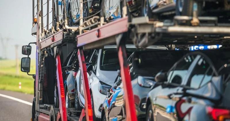 Azərbaycan avtomobil idxalına çəkdiyi xərci 24 % artırıb