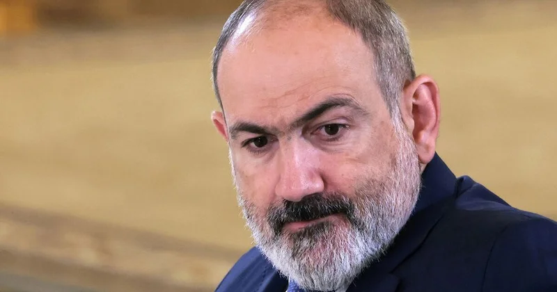 Paşinyan kilsənin ünvanına səsləndirdiyi kobud ifadələrə görə üzr istəyib