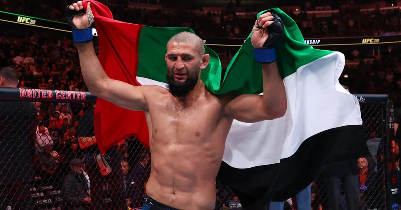 Həmzət Chimaev Drikus Du Plessisə qalib gəldi və yeni UFC çempionu oldu