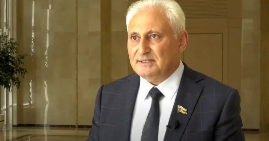 Zelenski istəsə belə, torpaqlarını Rusiyaya güzəştə gedə bilməz Deputat