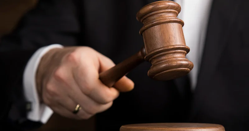 Суд арестовал молившихся в общественном месте женщин