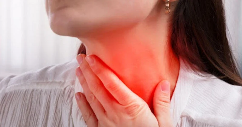 Boğaz ağrısı ilə xəstəxanaya getdi: Antibiotik müalicəsindən bir gün sonra öldü