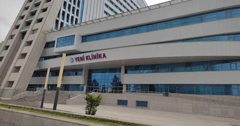 “Yeni Klinika”da 5 saatdır xəstəyə baxan yoxdur ŞİKAYƏT