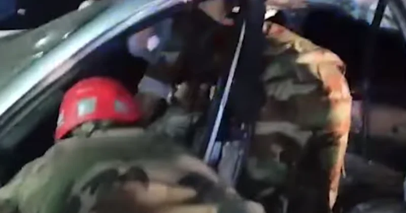 Ağaca çırpılan maşındakı sürücü xəstəxanada ölüb VİDEO (YENİLƏNİB)