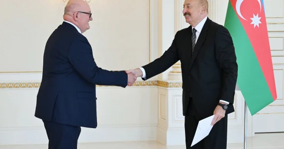Посол Великобритании в Азербайджане назвал большой честью вручение верительных грамот Президенту Ильхаму Алиеву