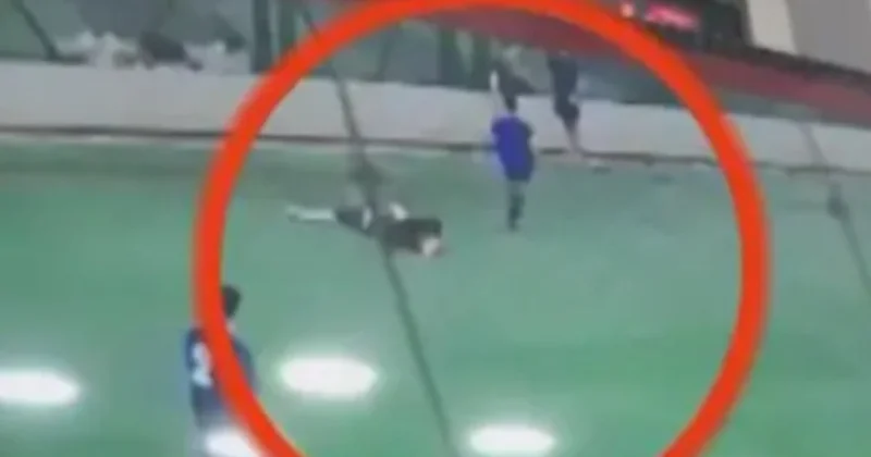 Stadionda 27 yaşlı oğlanın ölməsinin anbaan görüntüləri