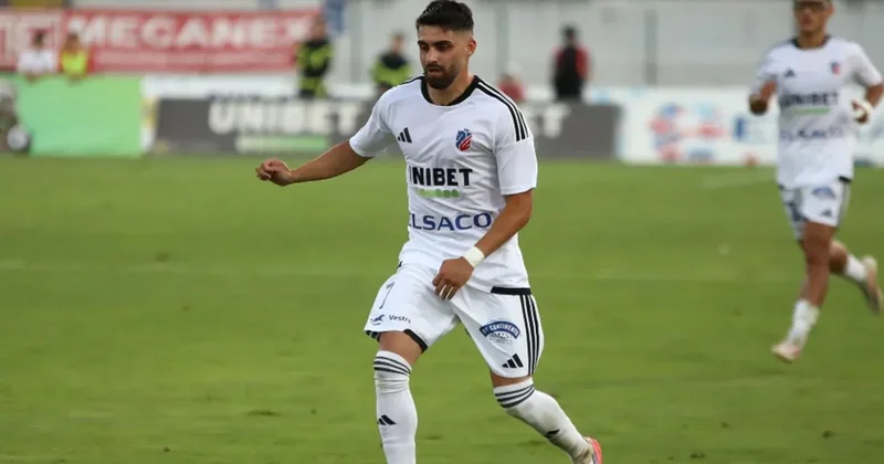 Rumıniyalı futbolçu Neftçiyə keçdi