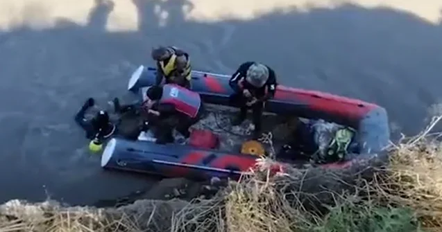 Özünü qayıqdan atmağa məcbur oldu, öldü