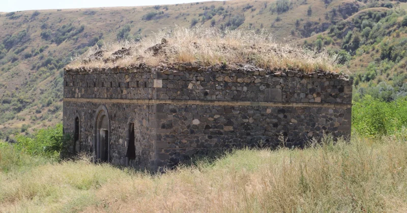 Azad edilmiş ərazilərdə 99 tarixi abidə ilə bağlı qərar verildi