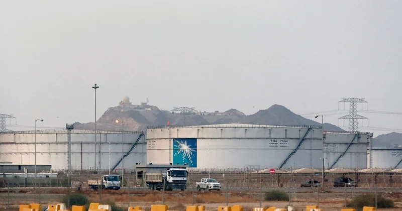 Хуситы атаковали беспилотниками НПЗ Saudi Aramco