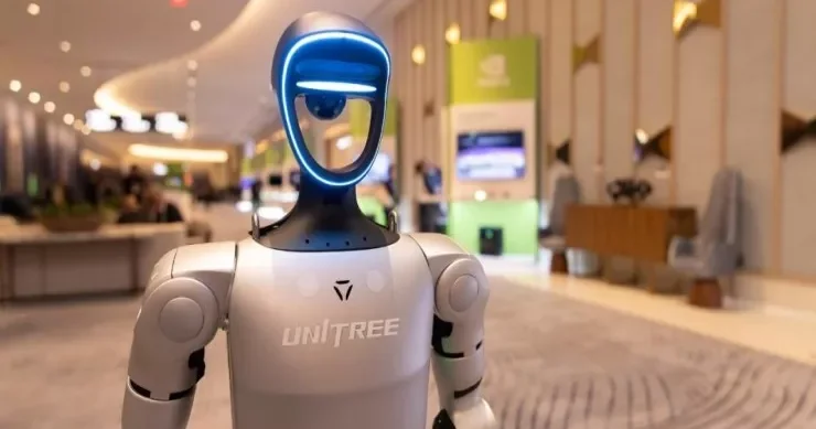 Çin “Supermen” robotunu təqdim etdi