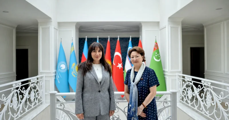 Türk Mədəniyyəti və İrsi Fondunun prezidenti Azərbaycanın Macarıstandakı yeni səfiri ilə görüşdü FOTOLAR