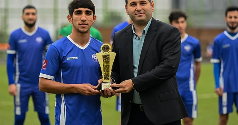 “Lerik”in futbolçusu mükafatlandırıldı