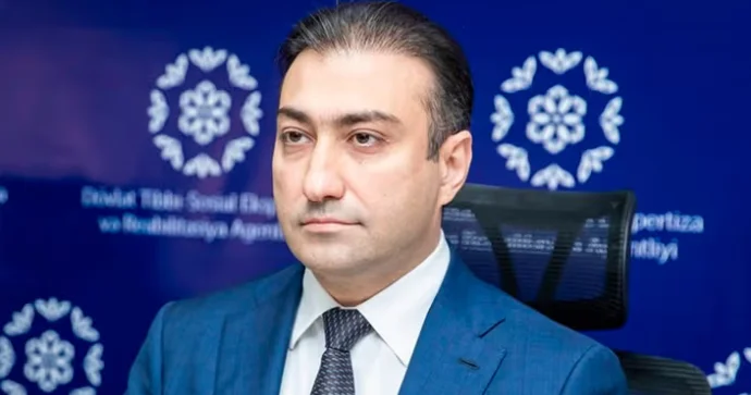 Daha bir baş həkimi işdən çıxardı