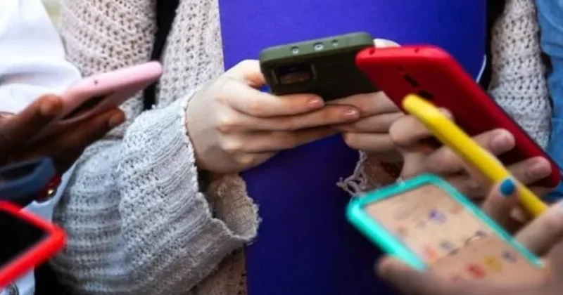 Да здравствует TikTok! : Запрет на соцсети для детей во Франции отменили