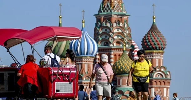 В России хотят запретить мигрантам работать в школах, больницах и такси