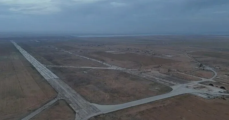 Suriyada hərbi aerodroma zərbə endirildi