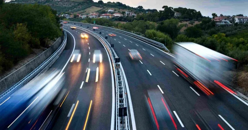 Azərbaycanda avtobus və taksi ilə daşınan sərnişinlərin sayı artıb
