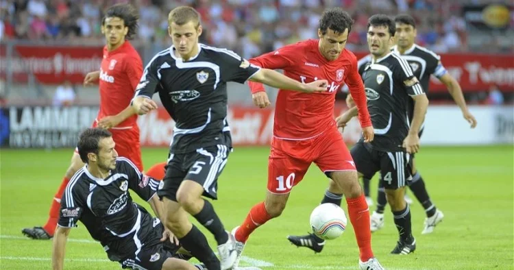 Bu iki komandanın ilk görüşünün 17 ili tamam olacaq Tvente nin rəsmi saytı Qarabağ la matç haqda yazdı