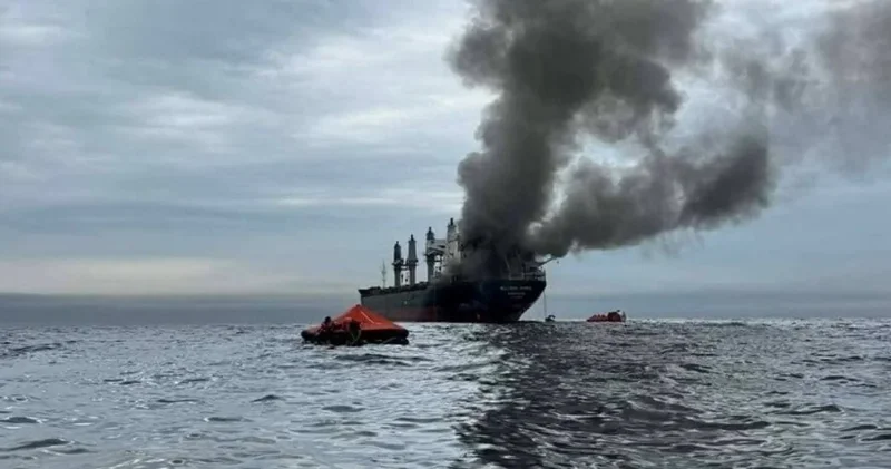 Британские ВМС сообщили об обстреле судна в Ормузском проливе