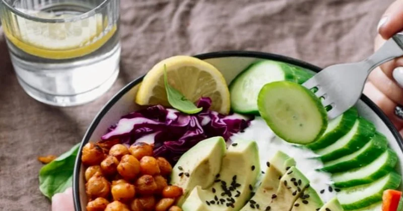 Sağlam qidalanmaq üçün süfrədən əskik edilməməli 3 qida