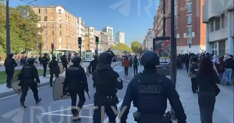 Протесты в Париже переросли в столкновения ВИДЕО
