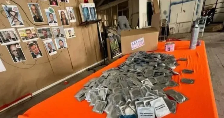 Fransalı deputatlara 600 prezervativ göndərdi